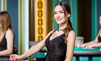 Dealer người thật chuyên nghiệp tương tác với người chơi trong sảnh Live Casino Sclub88, giải trí trực tiếp